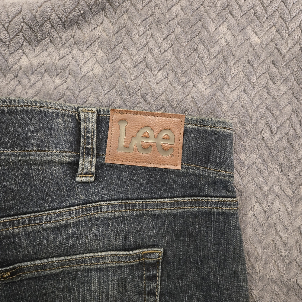 NWT Lee Men's Extreme Motion Slim Straight Jeans 54x30 Dark Wash - Picture 8 of 9